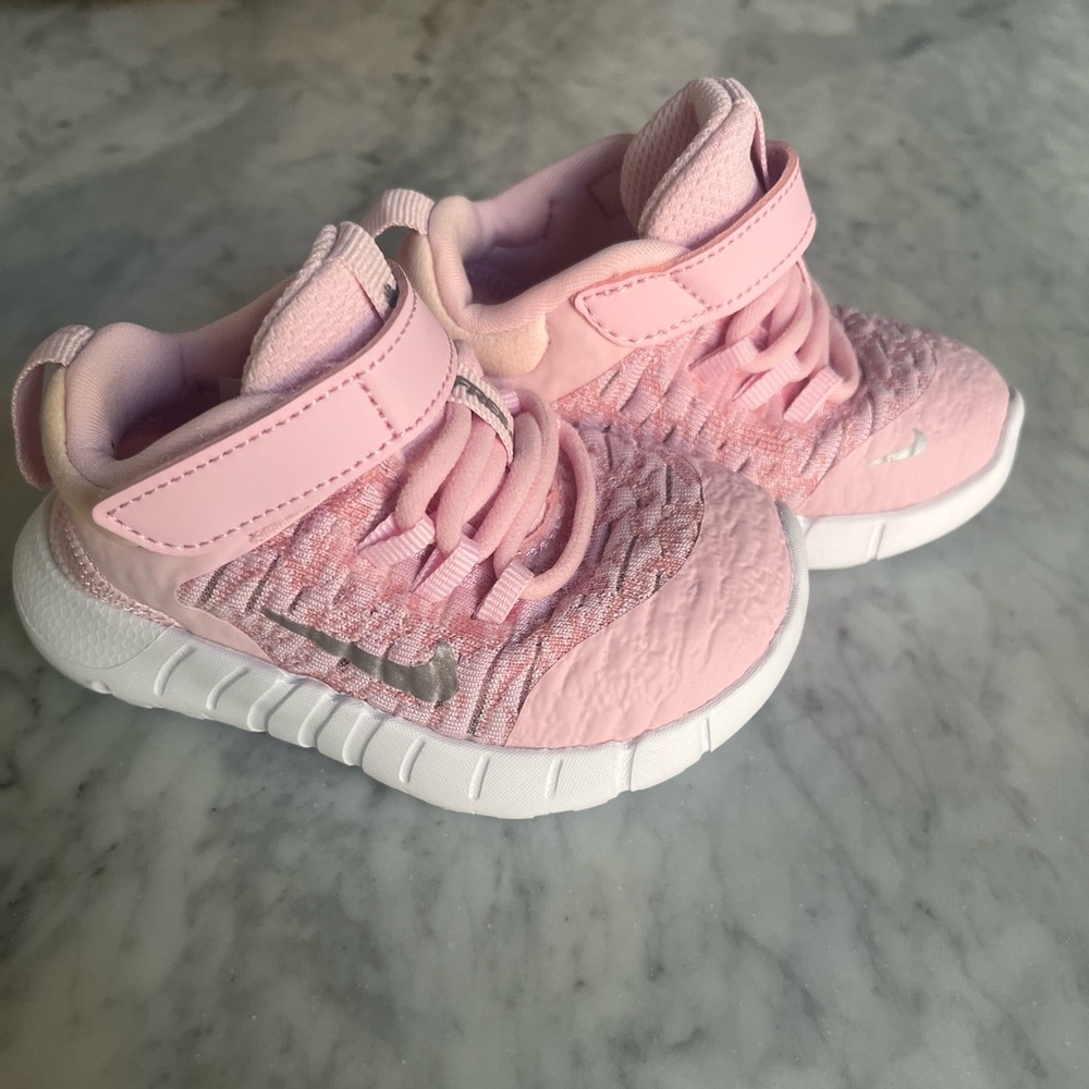 Nike Pink Girls Sneakers